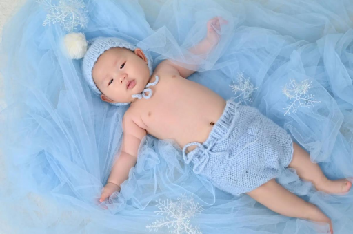 阳江宝宝吐奶频繁怎么回事